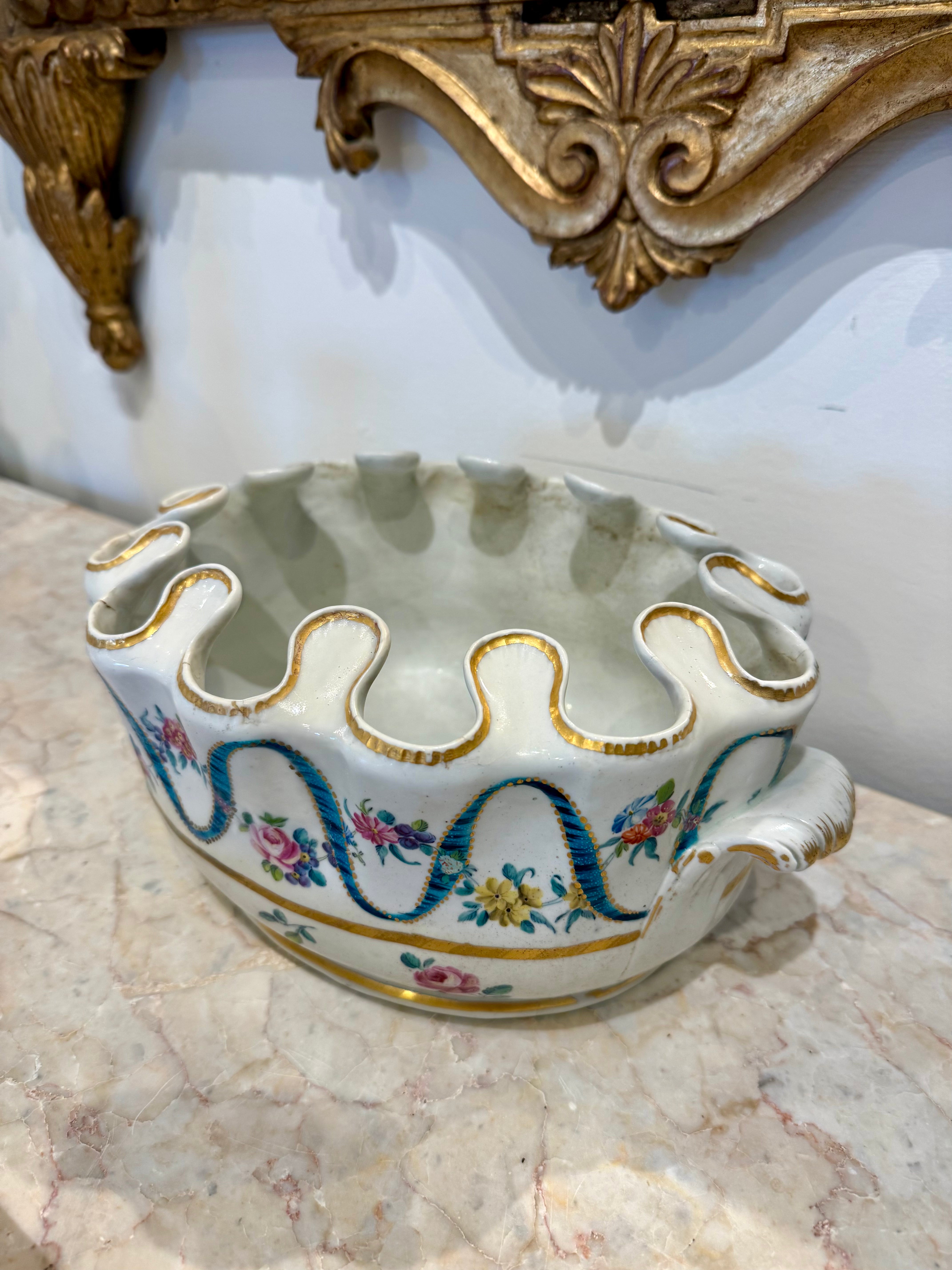Antique Paris Porcelain Seau Crenele, Late 18th C.