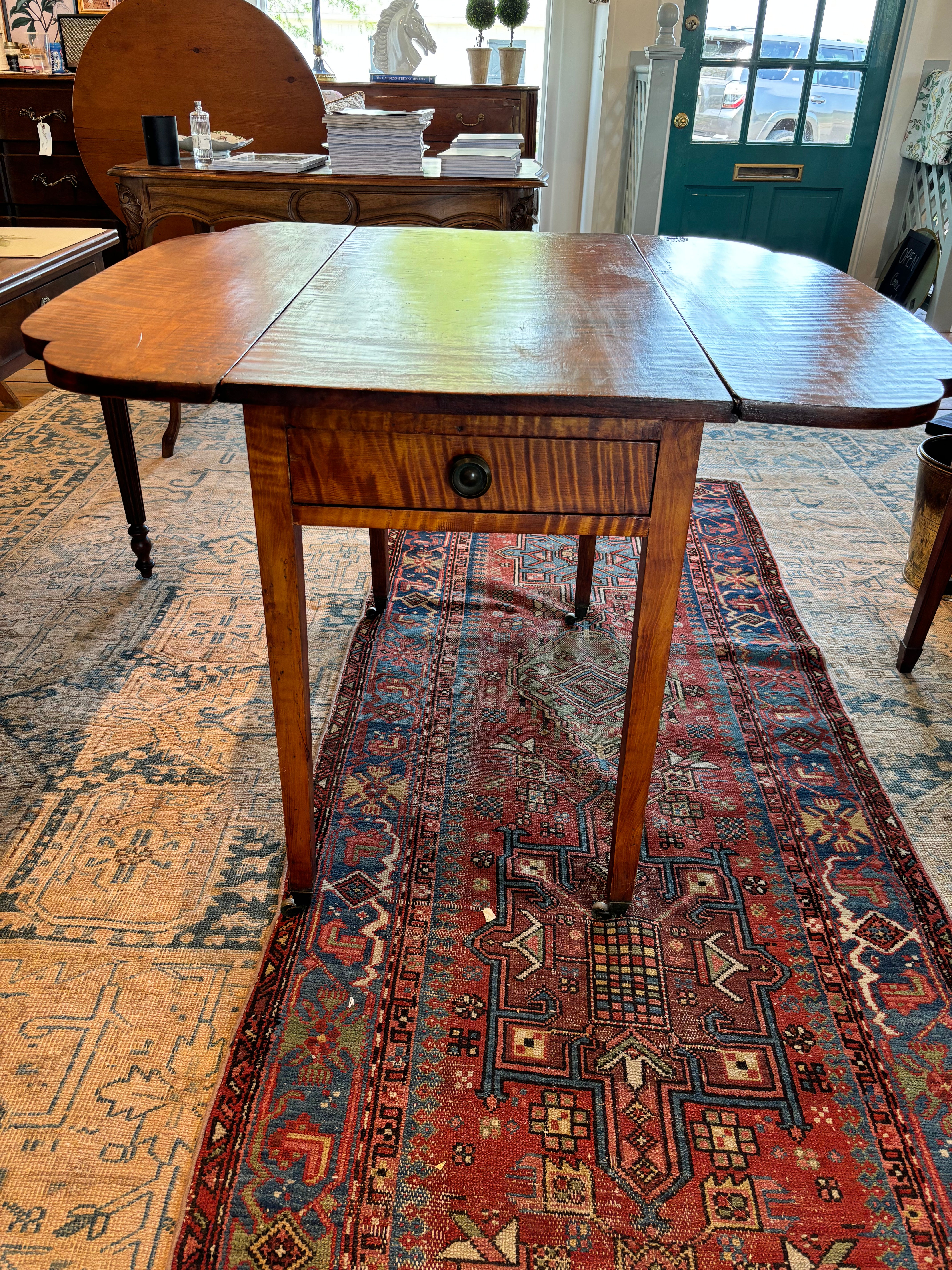 Antique Early American Tiger Maple Hepplewhite Drop Leaf Table