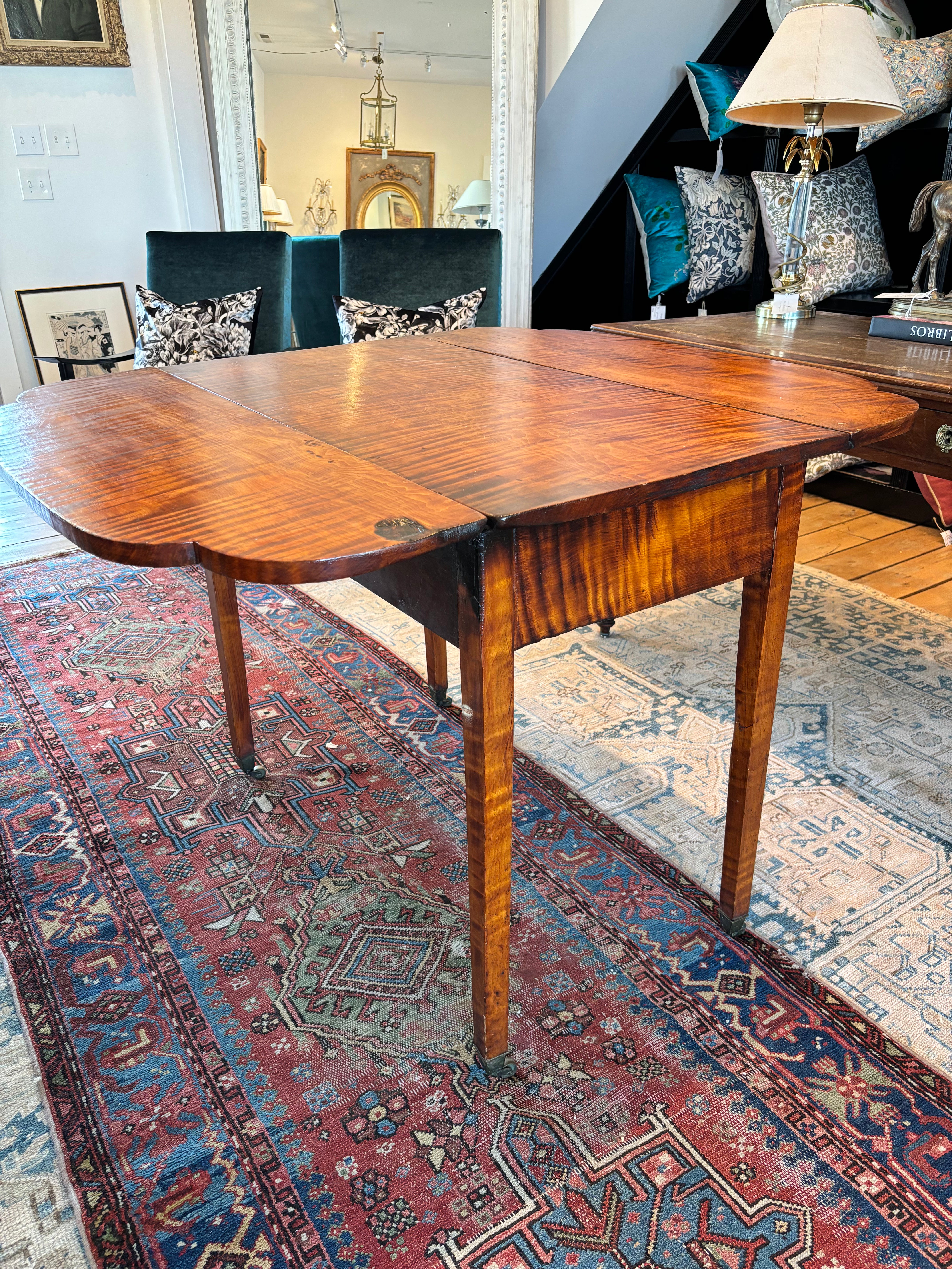 Antique Early American Tiger Maple Hepplewhite Drop Leaf Table