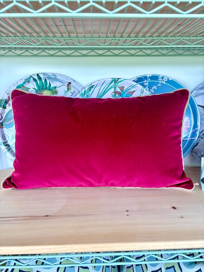 Antiqua Cushion - Pourpre