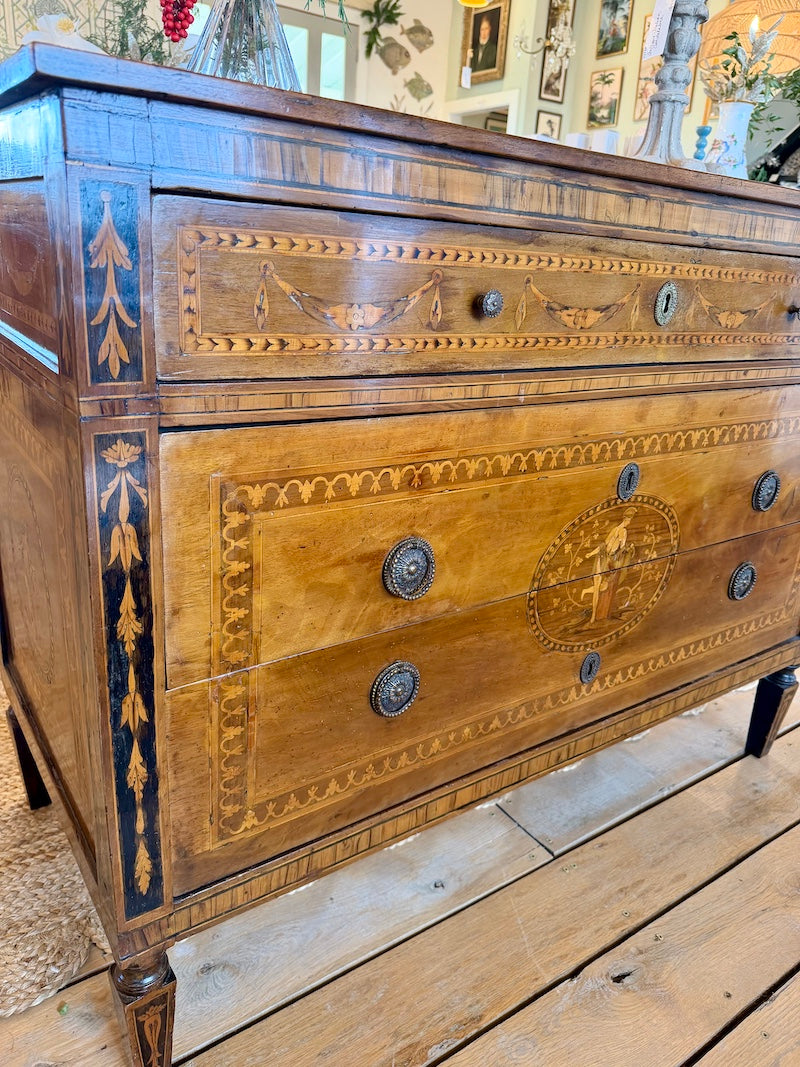 Italian 18th Century Chest of Drawers