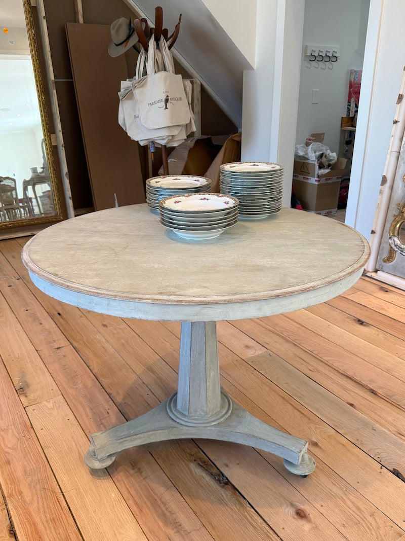 Antique French Round Tilt-Top Table, Beautiful Patina, 19th C.