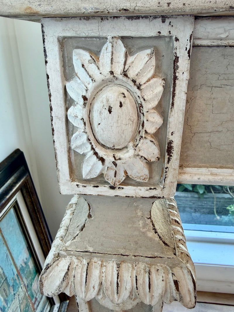 Italian console, wonderful details and patina