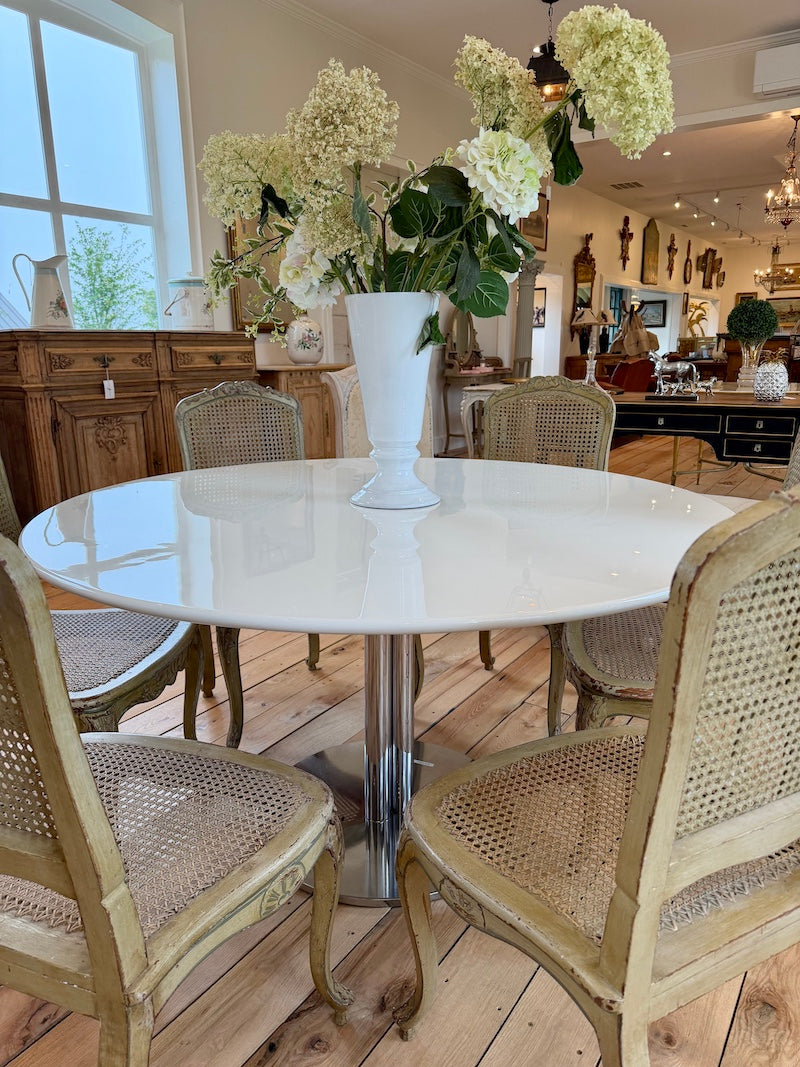 Italian 1960s White Laquer Round Table, Silver Base