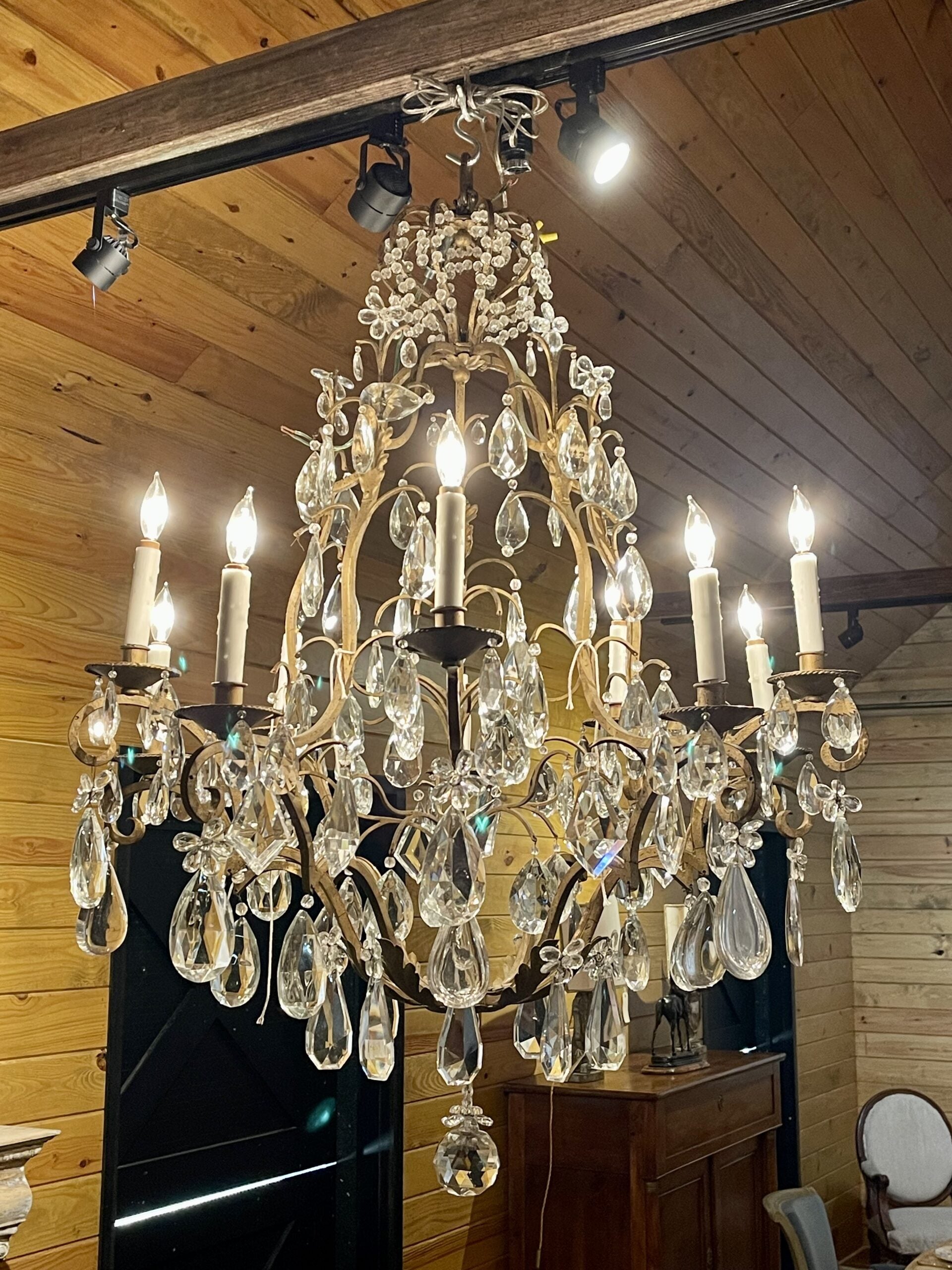 016LILarge Chandelier1