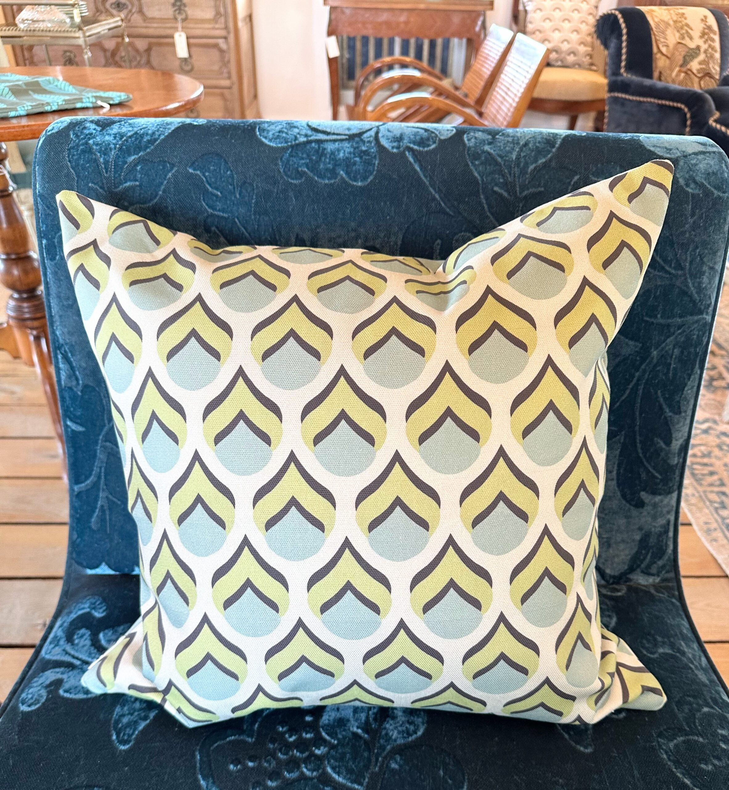 056FADropsMistPillow1