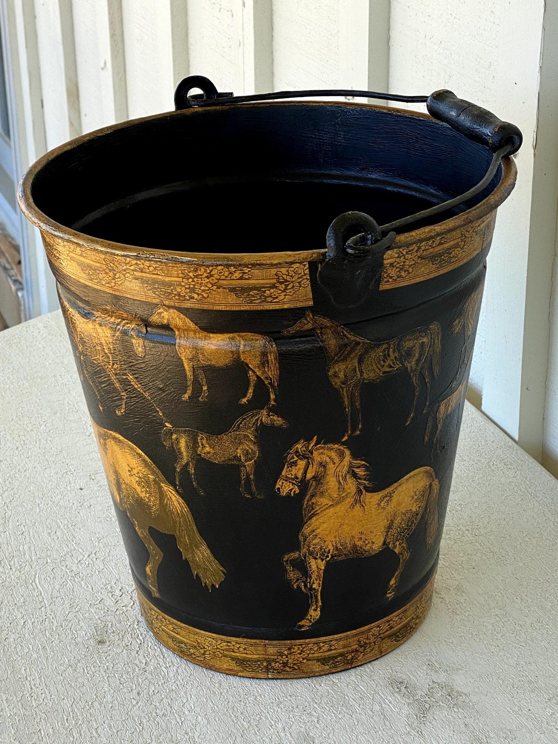 081DOBlackBucket1