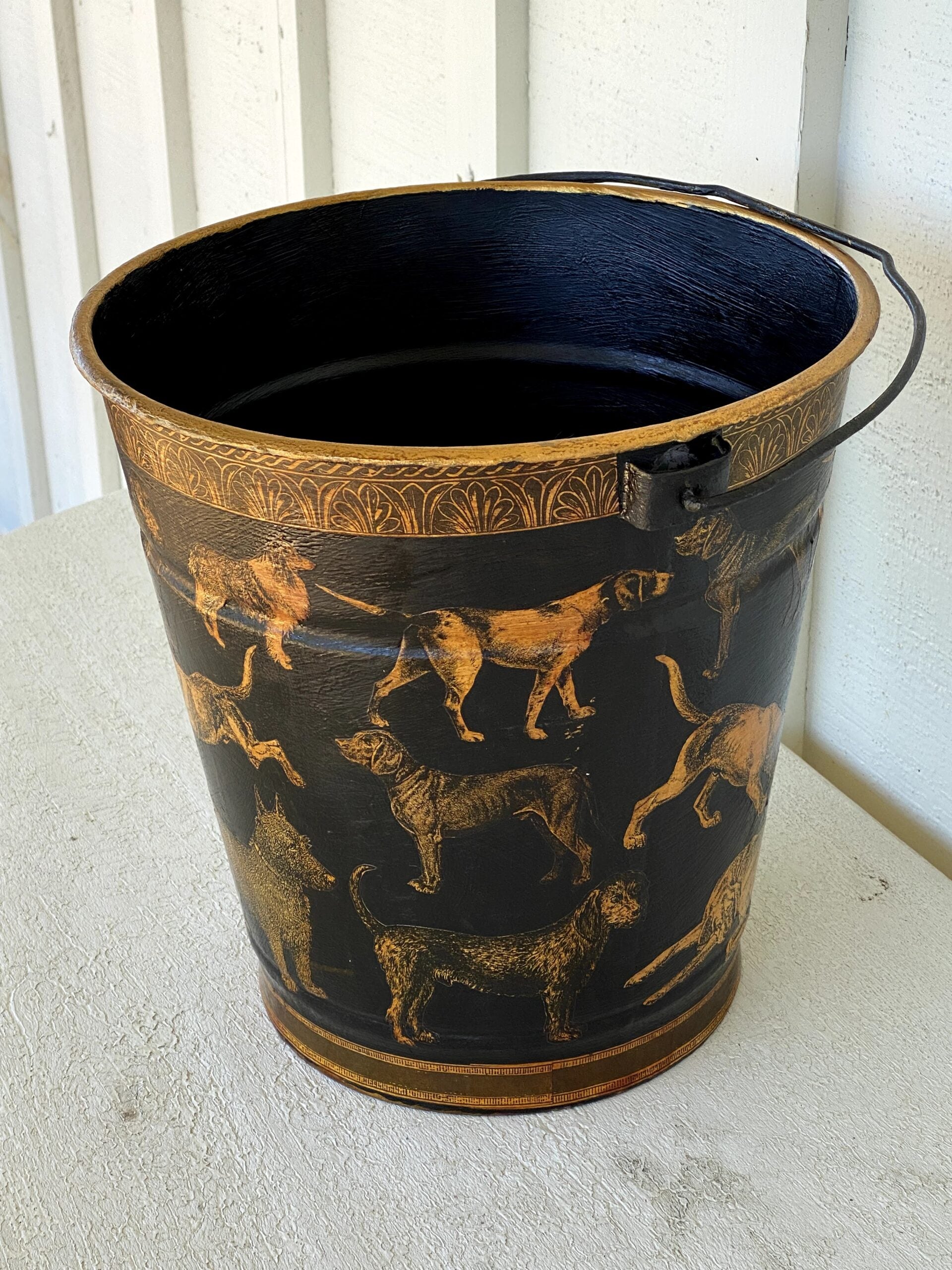 083DOBlackBucketDogs3