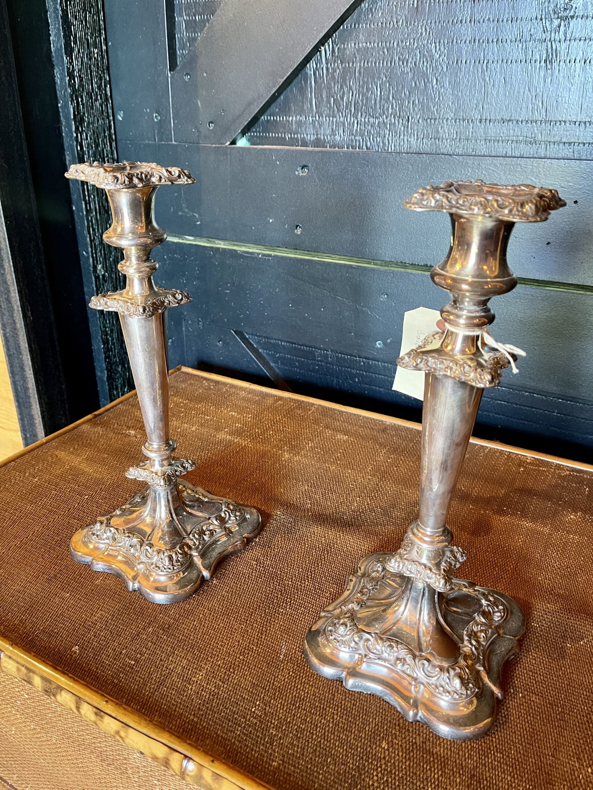 084DOEnglishCandlesticks1