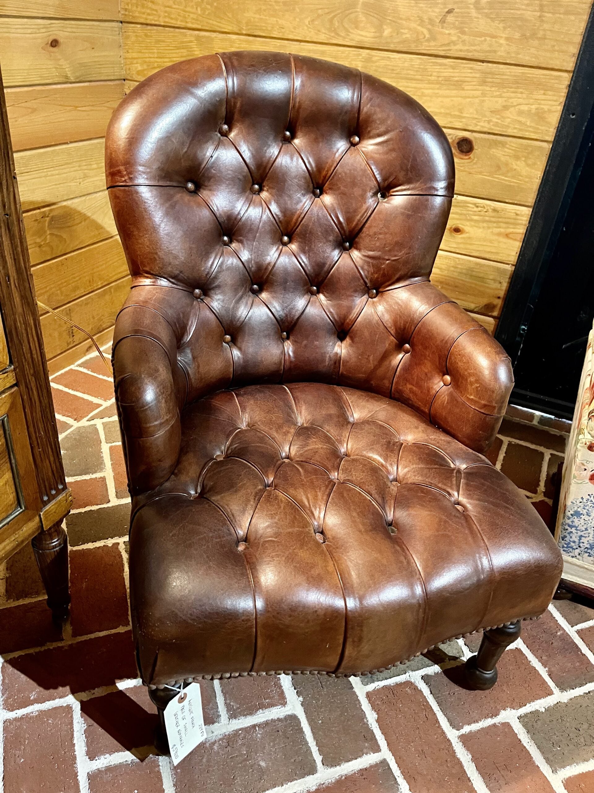 234FUPairLeatherChairs4