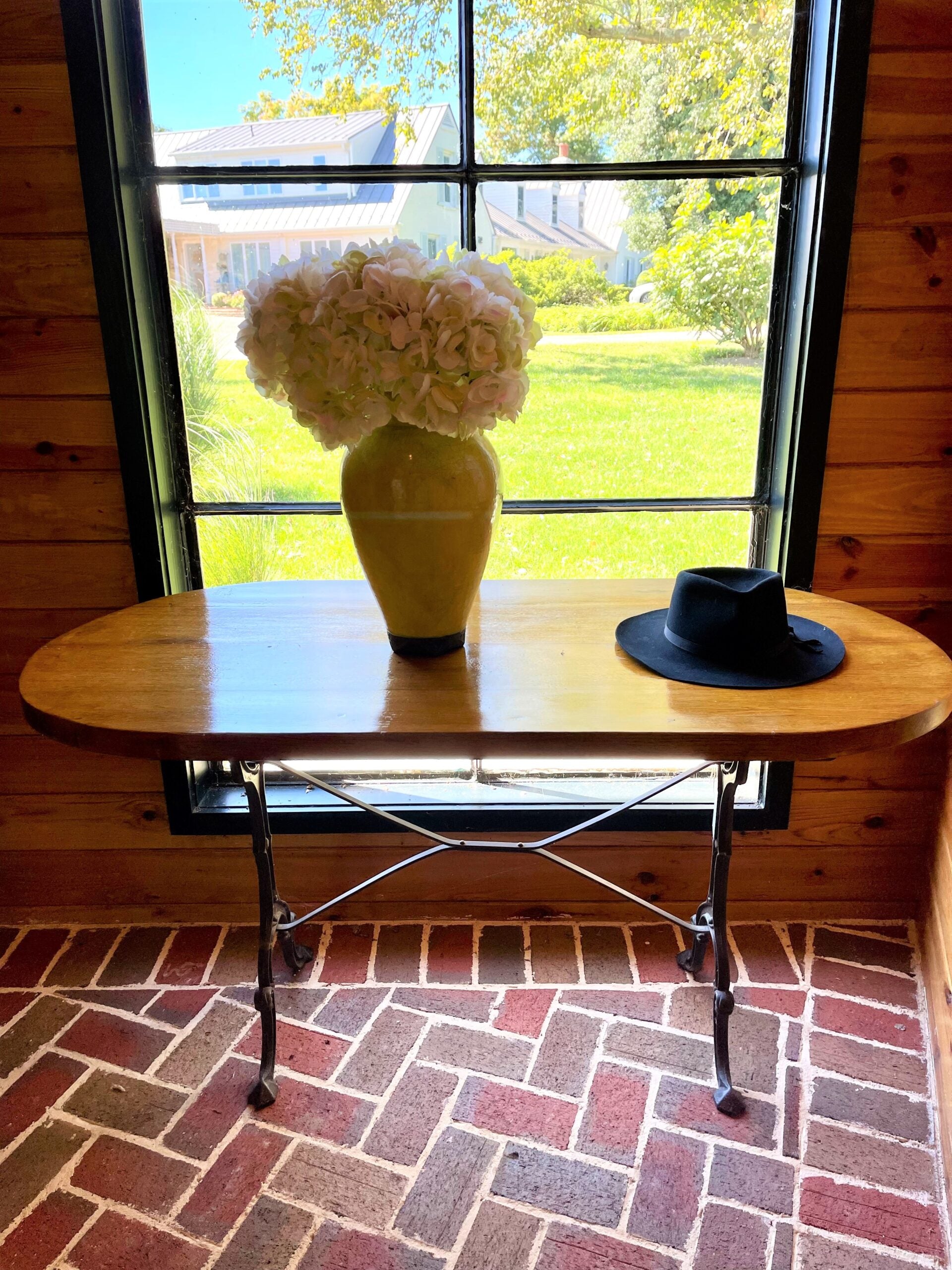 238FUOblongTableMetalBase1