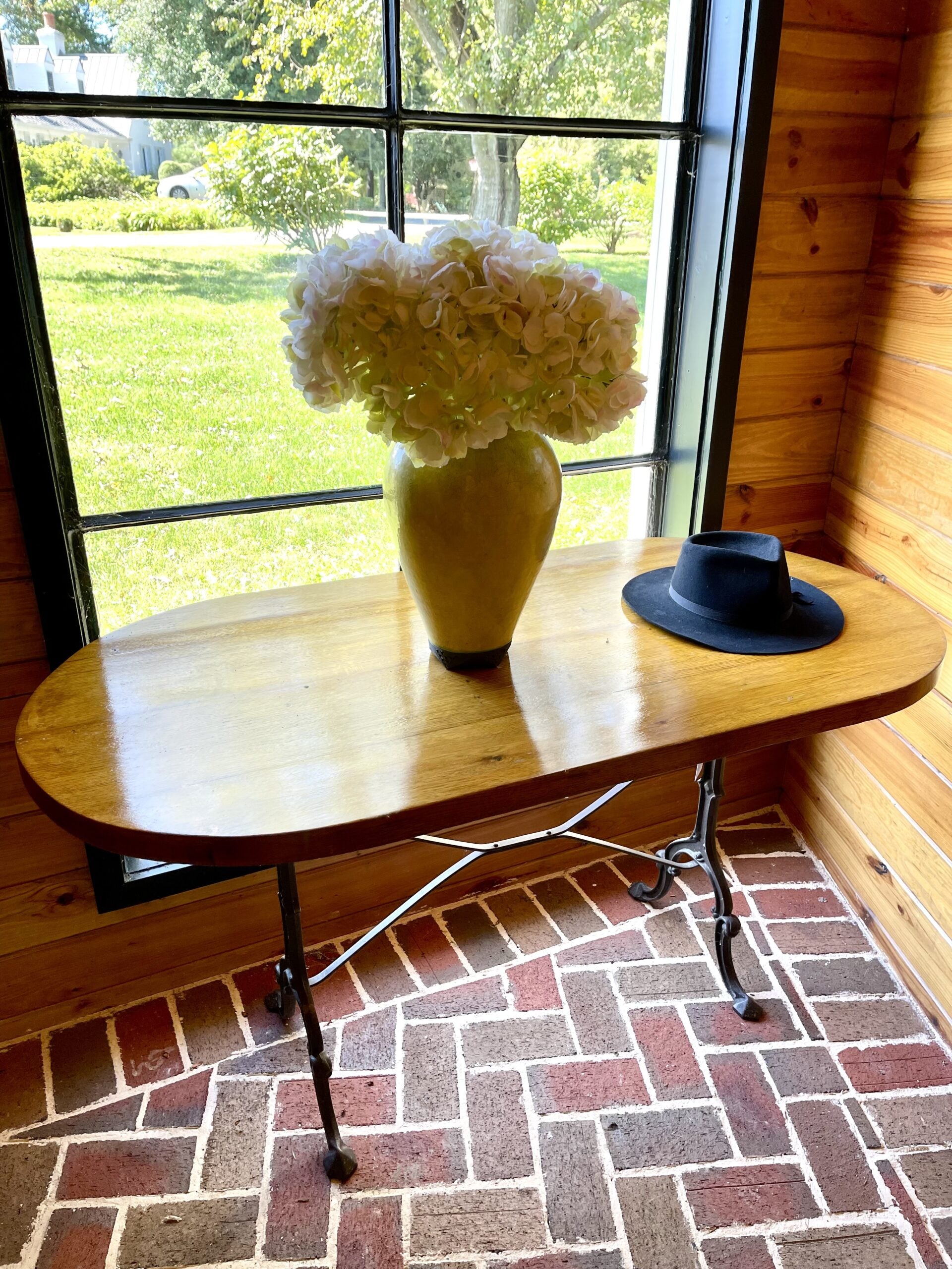 238FUOblongTableMetalBase2