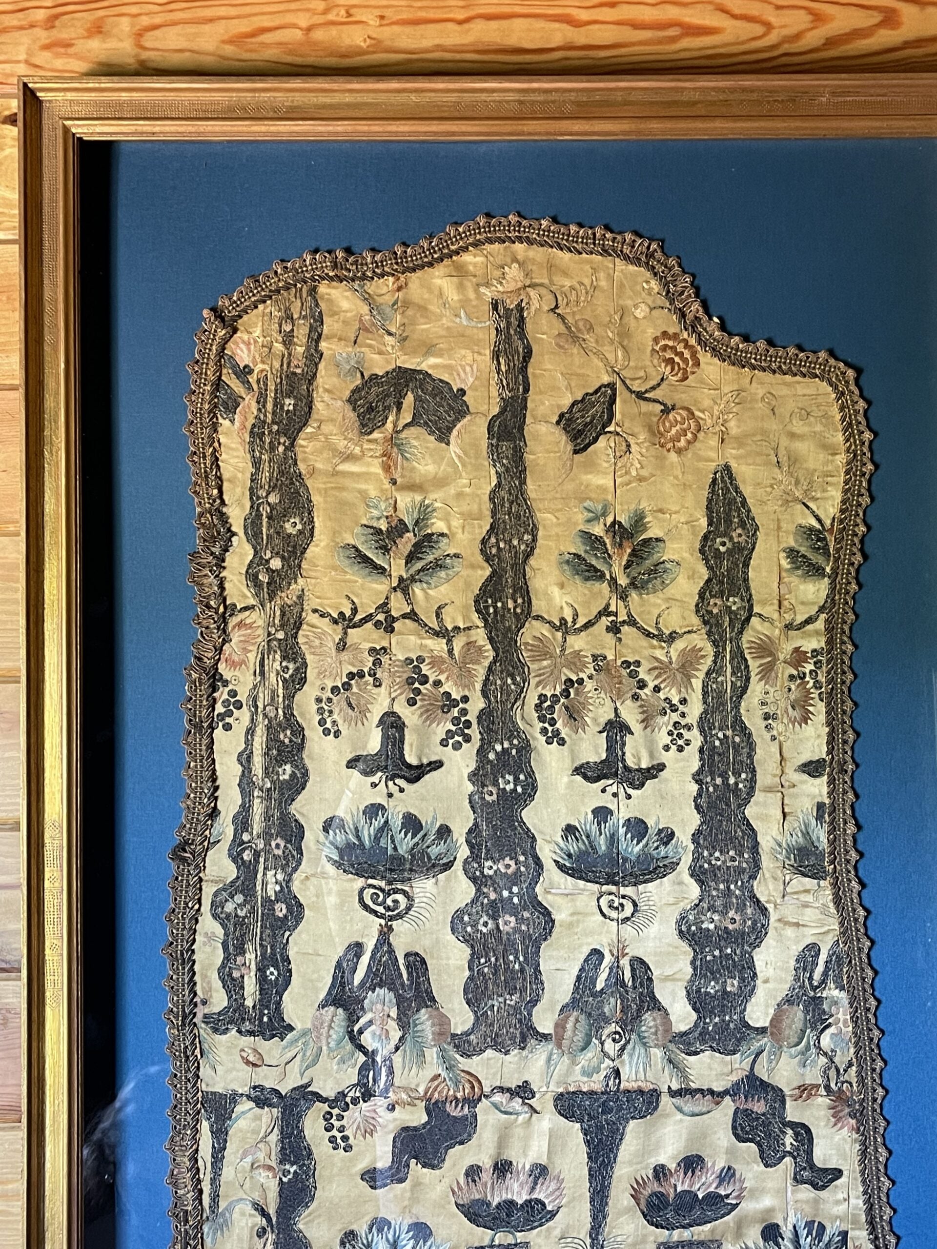 271WDSilkEmbroideredTextile2