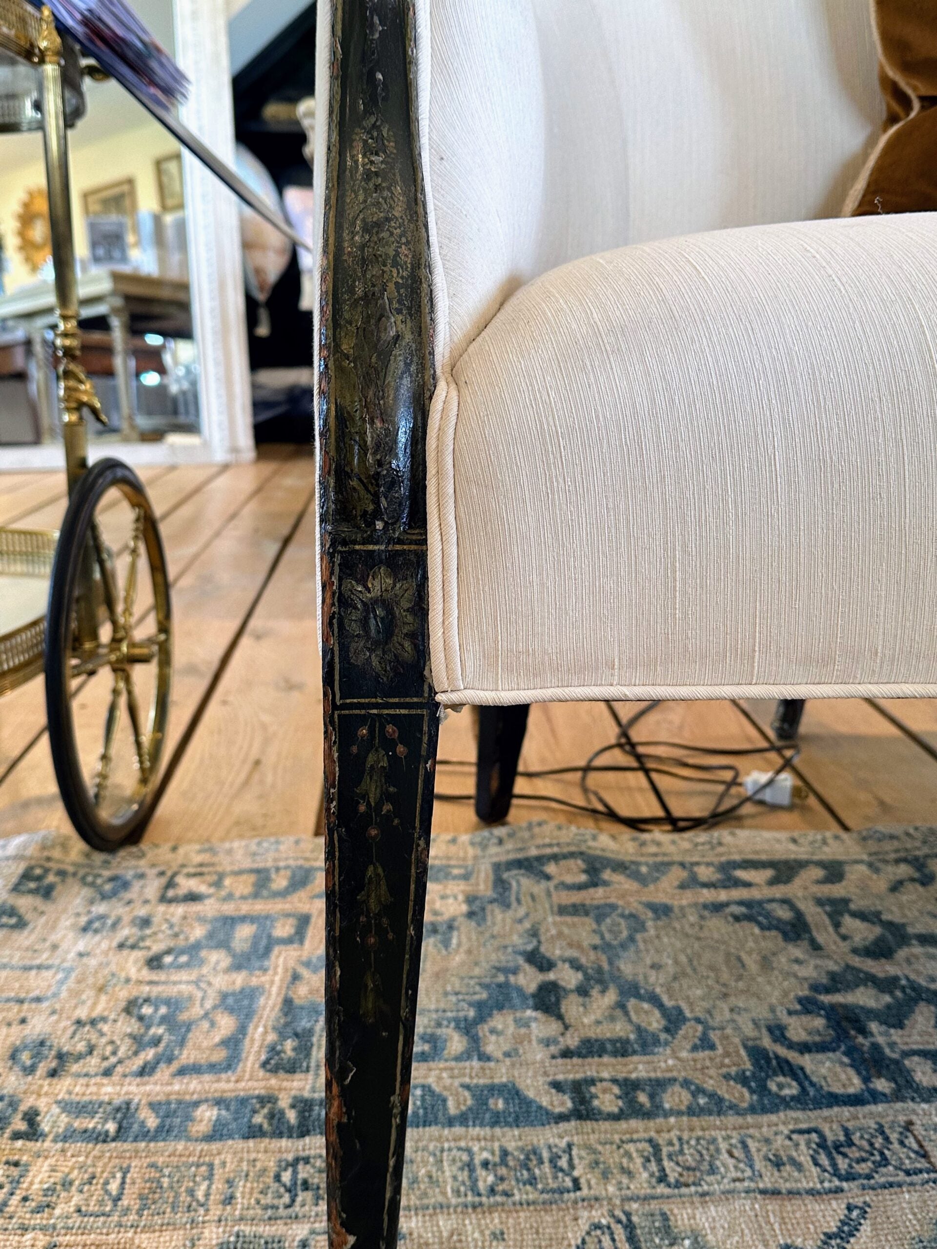 358FUEbonizedSetteeCream4