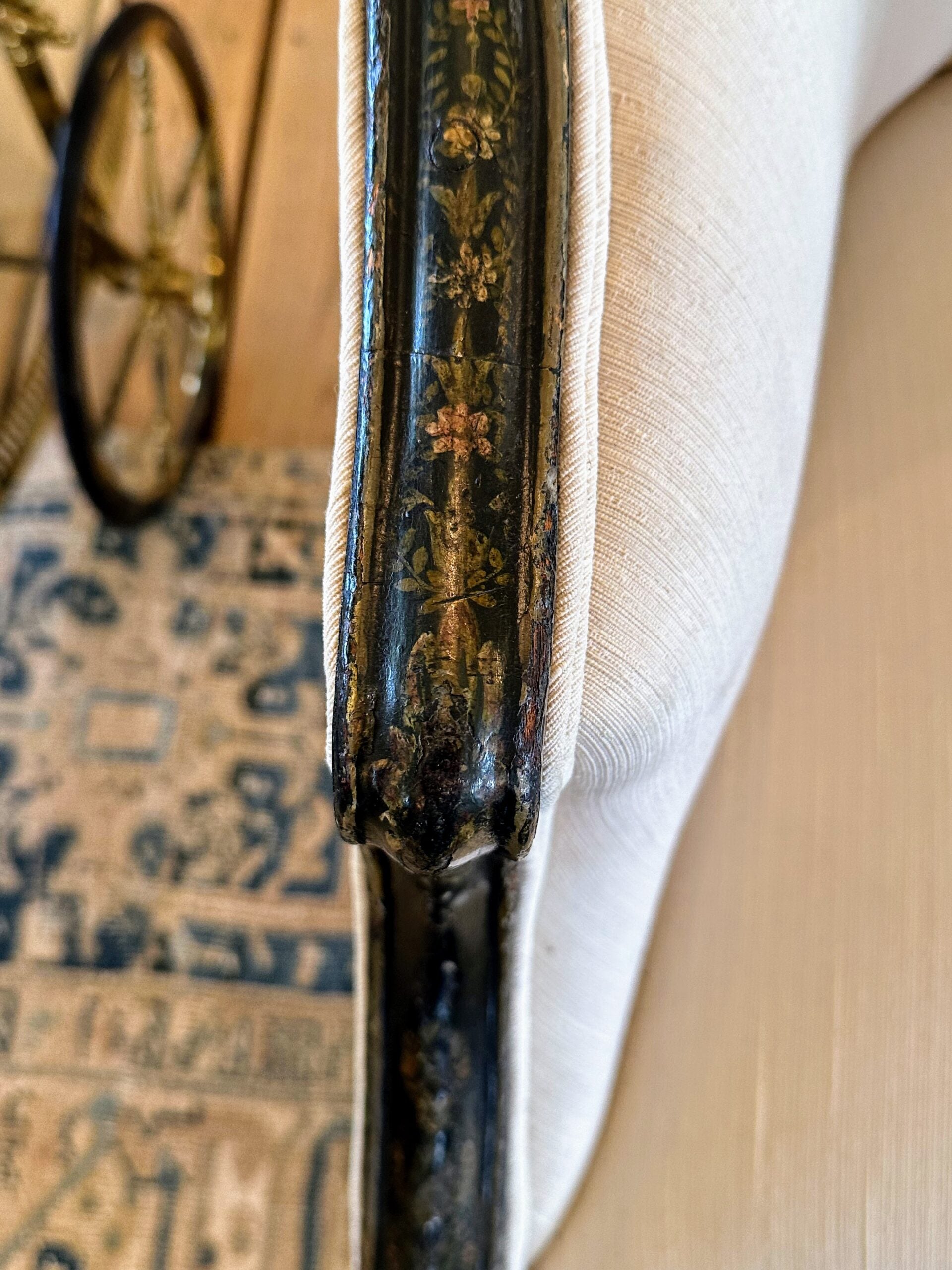 358FUEbonizedSetteeCream5