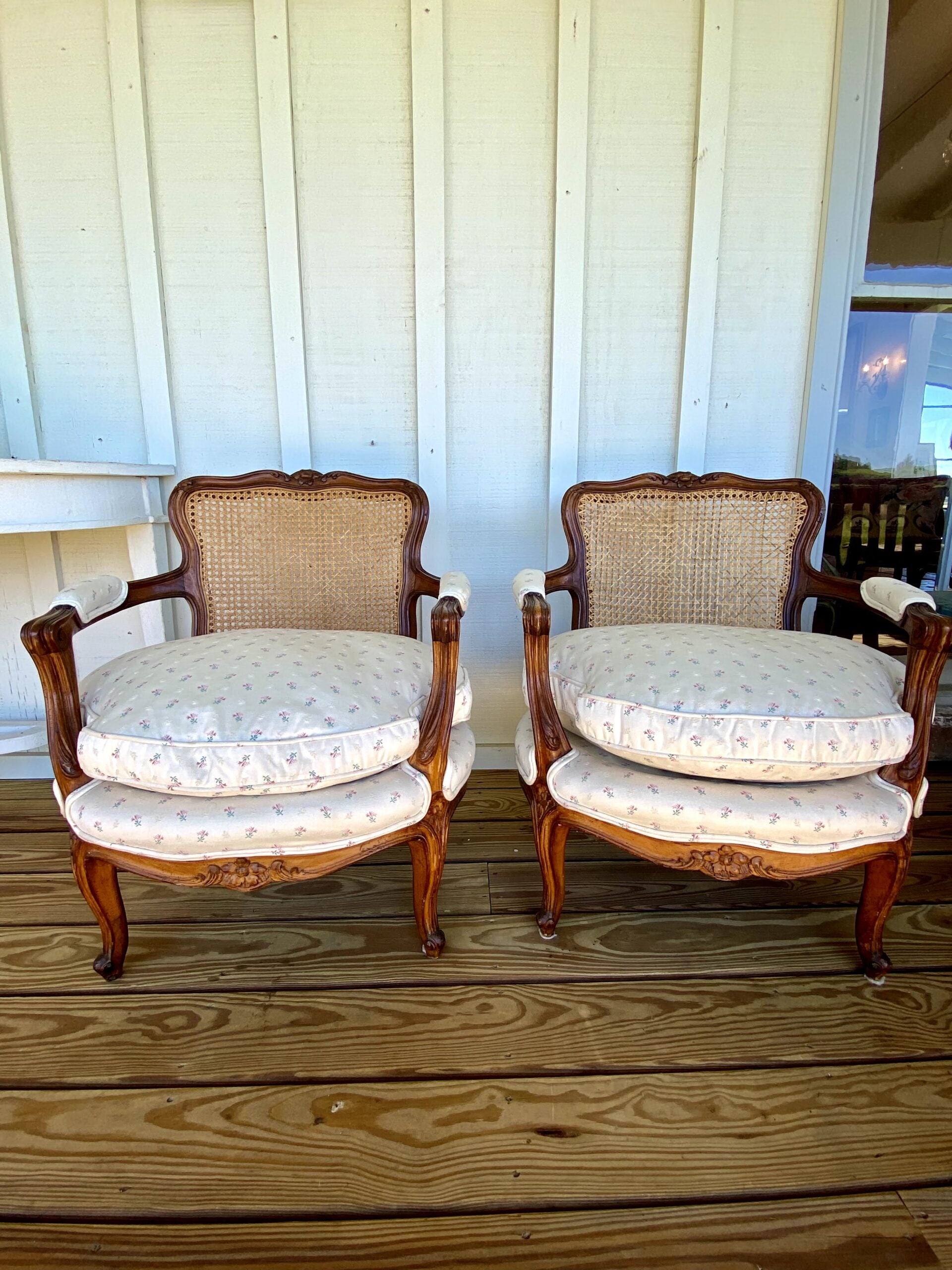 PetiteCaneChair4