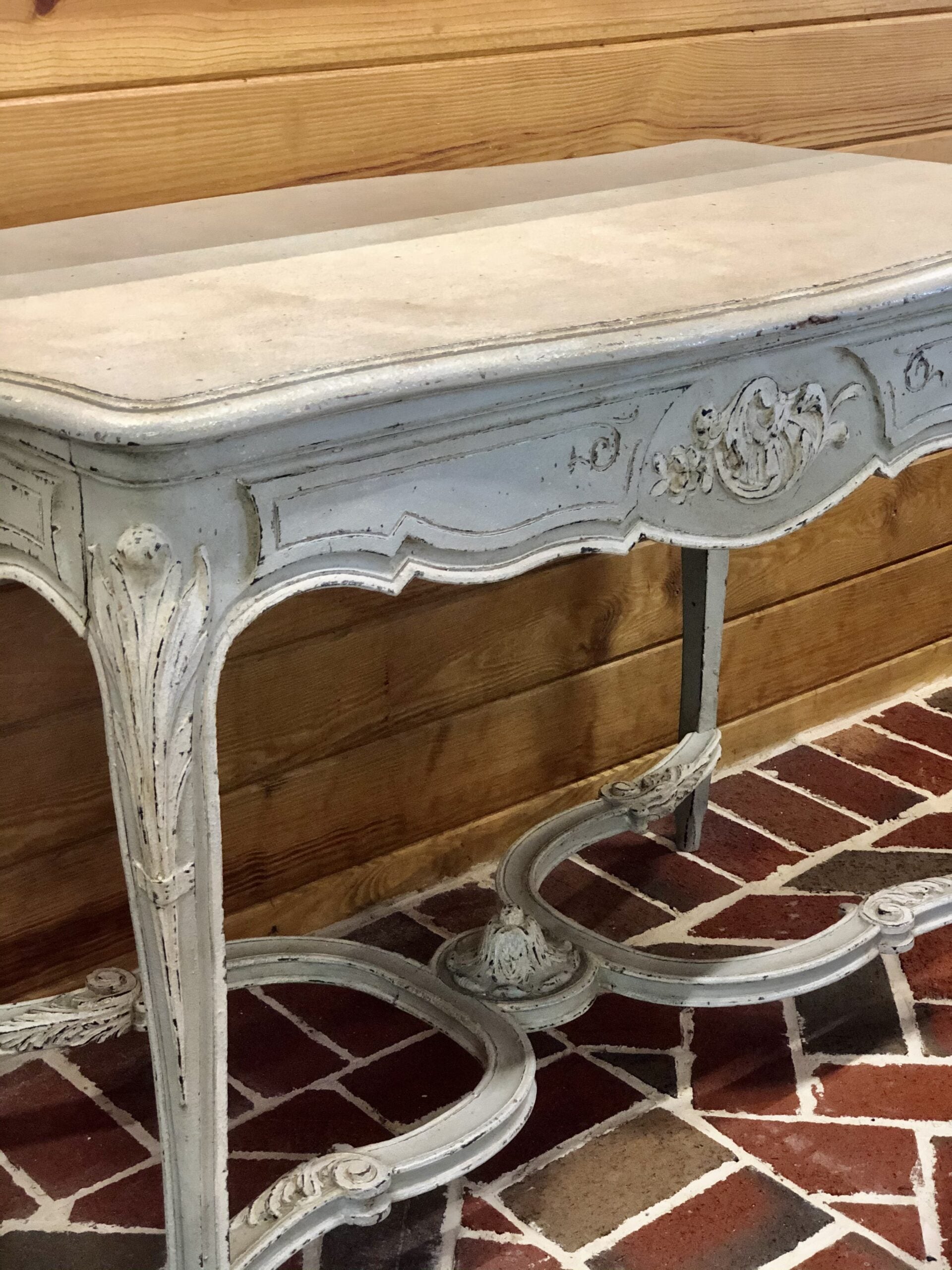 White washed console2