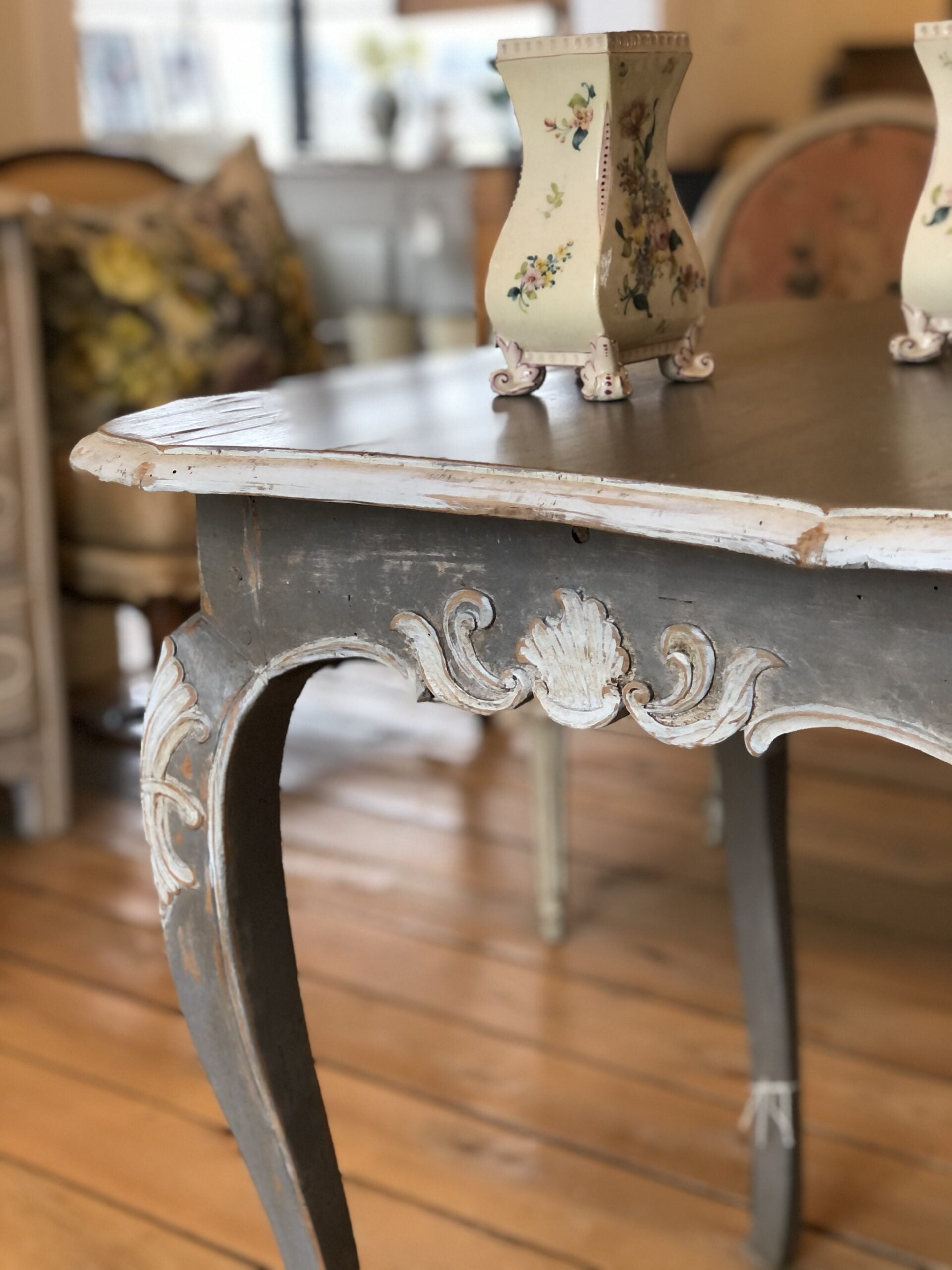 small all grey table3