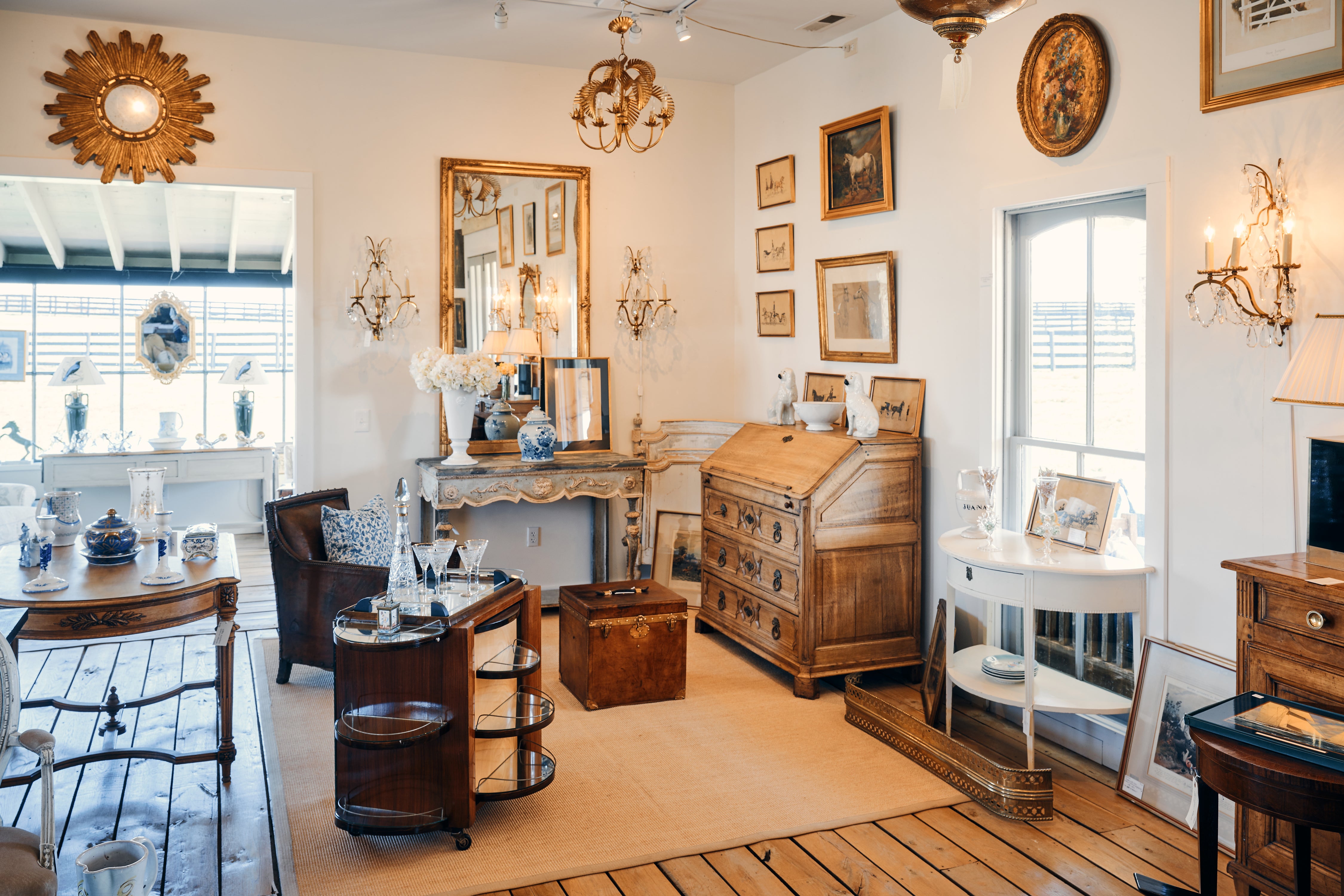The Paradise Antiques