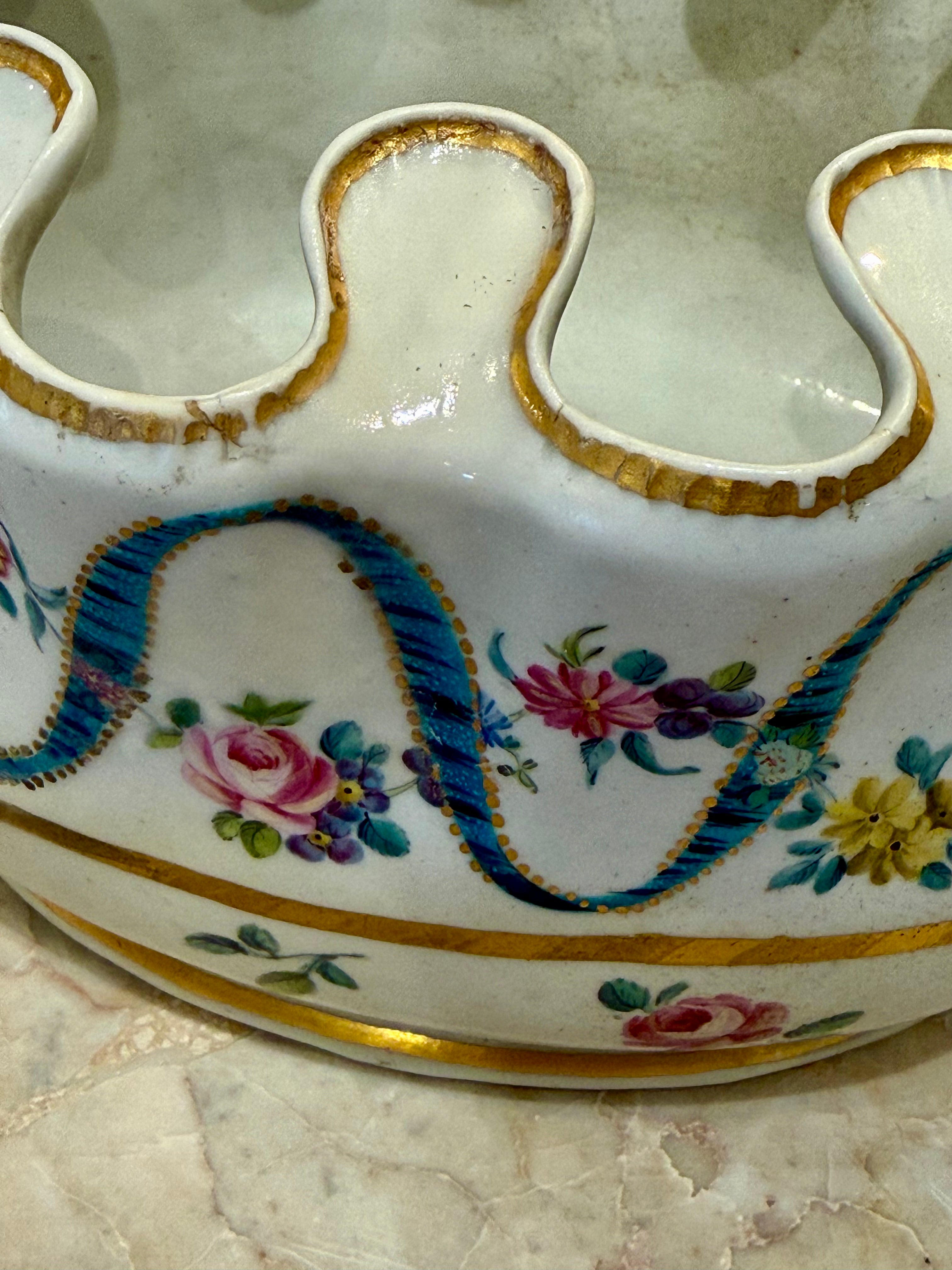 Antique Paris Porcelain Seau Crenele, Late 18th C.