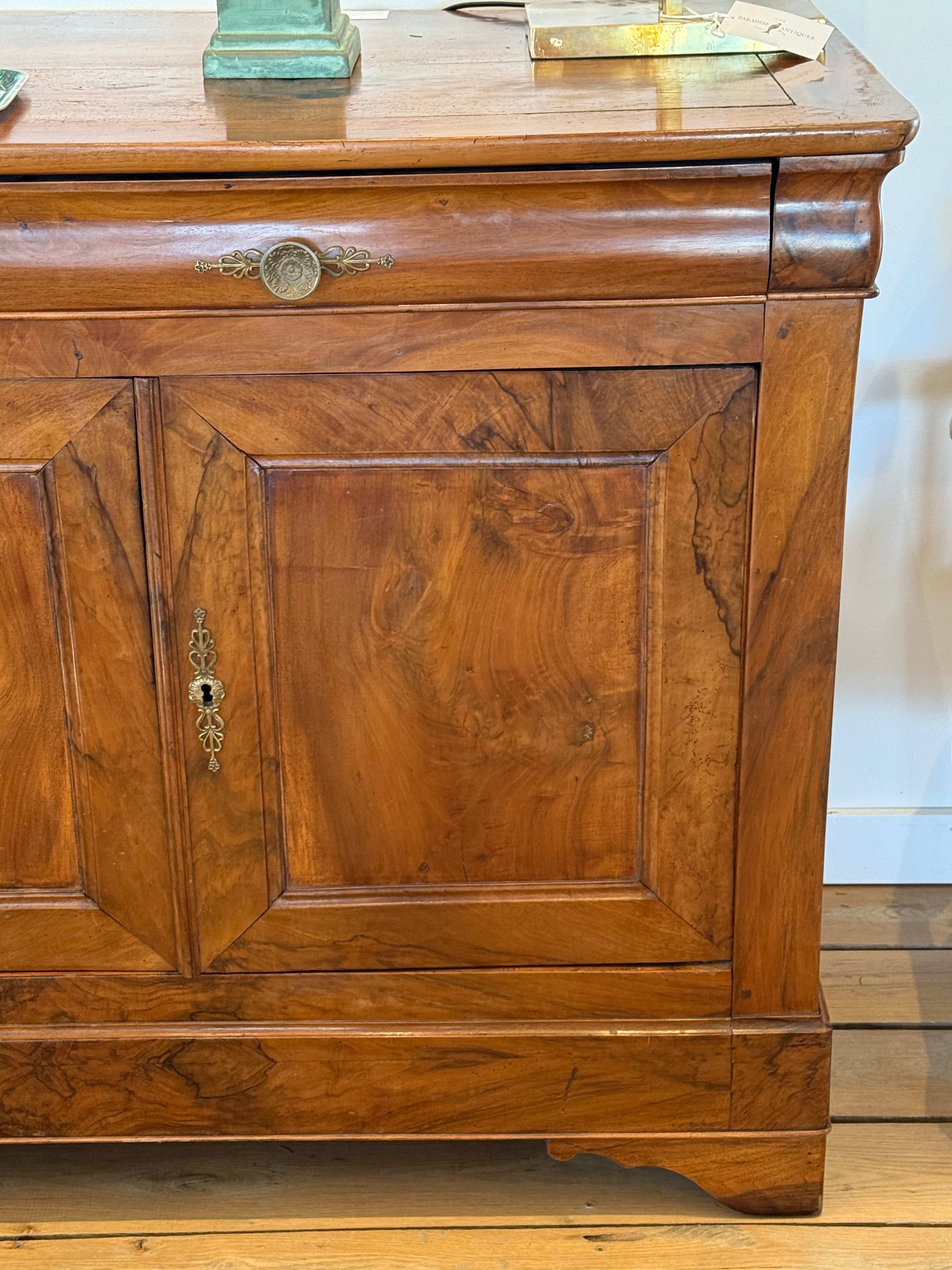 Antique French Louis Philippe Beautiful Burr Walnut Buffet