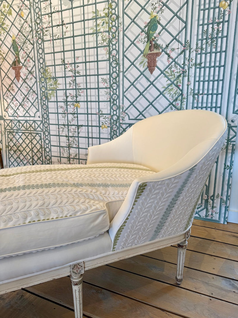 French 1940s Chaise Longue with new upholstery