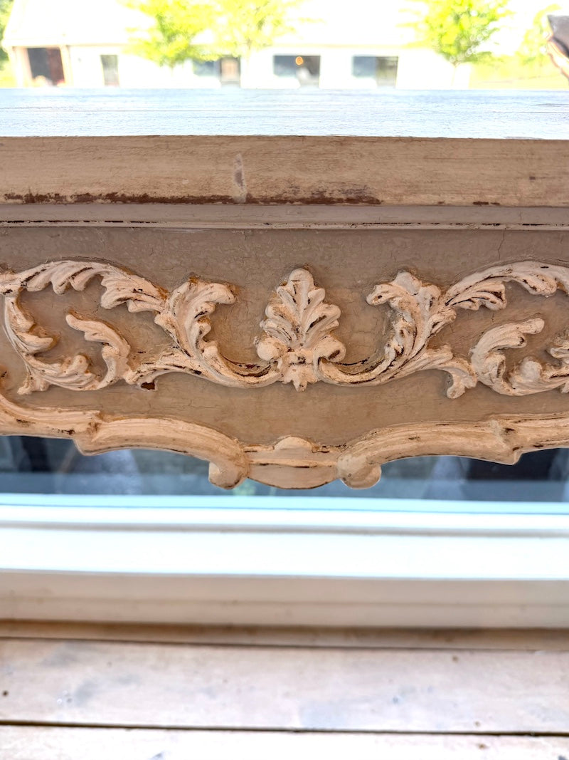 Italian console, wonderful details and patina