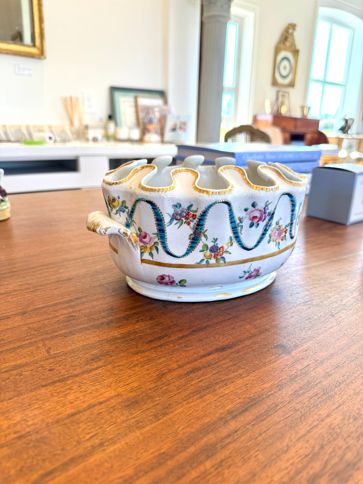 Antique Paris Porcelain Seau Crenele, Late 18th C.