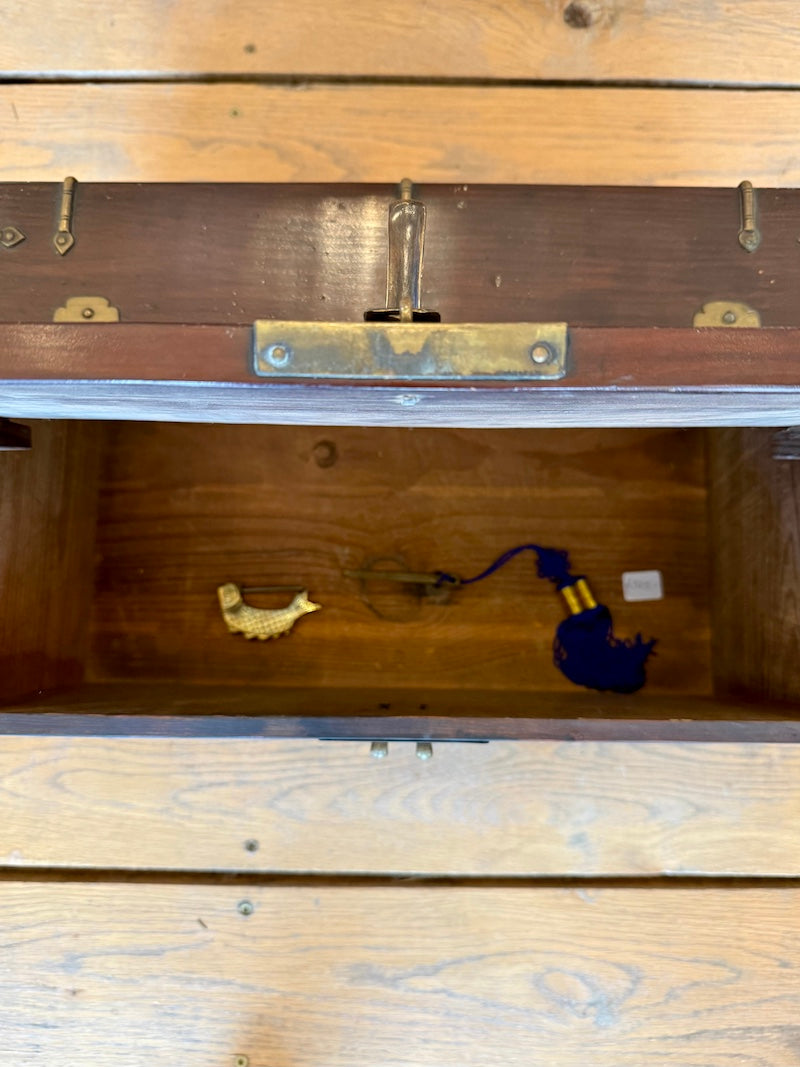 Antique Chinoiserie Box in Wood and Brass