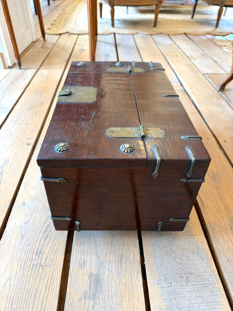 Antique Chinoiserie Box in Wood and Brass