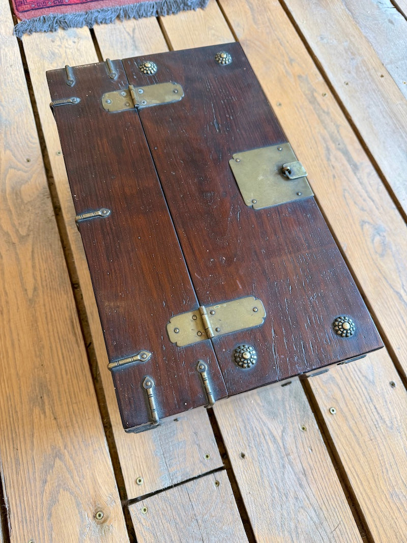 Antique Chinoiserie Box in Wood and Brass