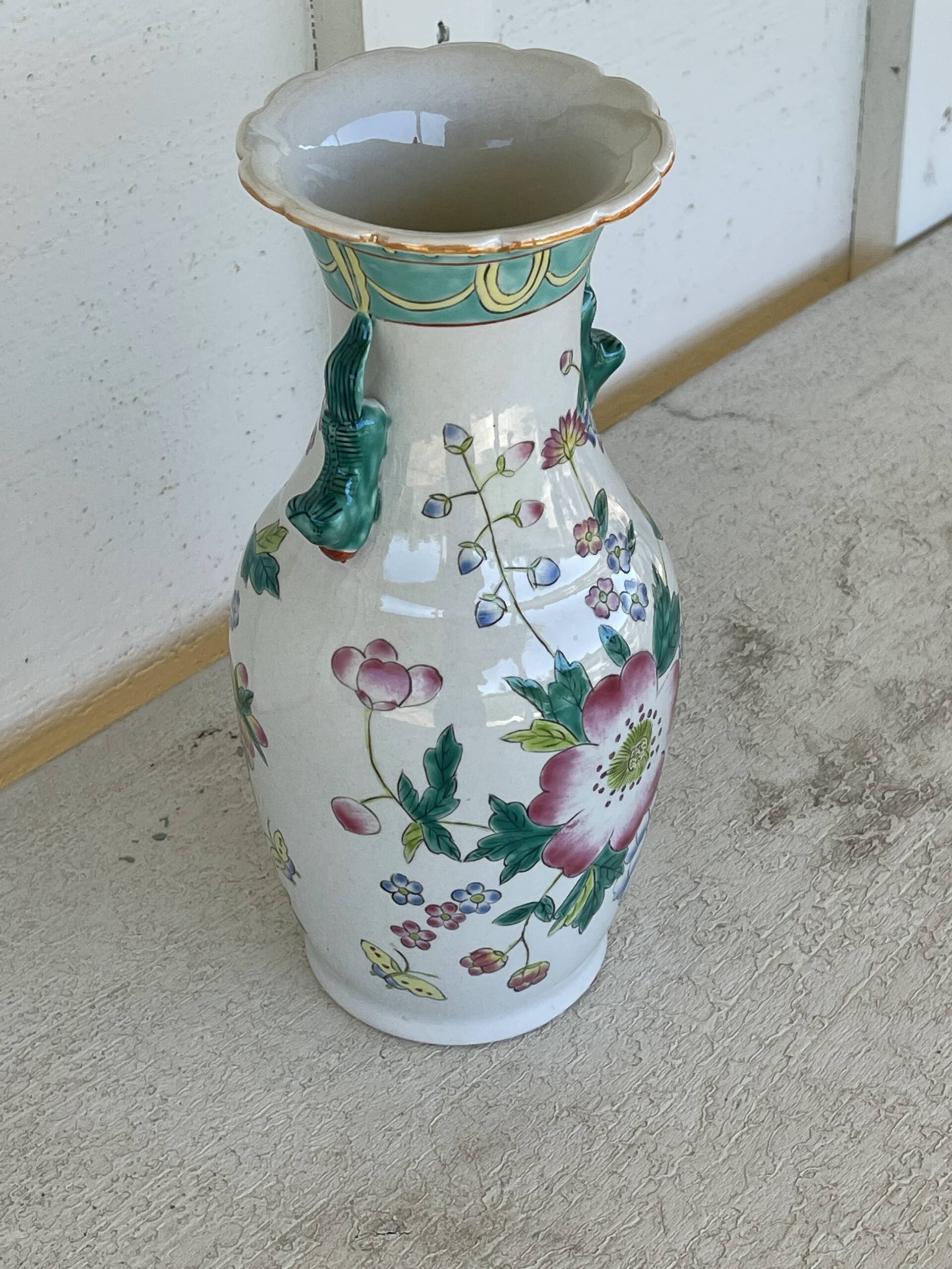 247DO Chinoiserie Vase2