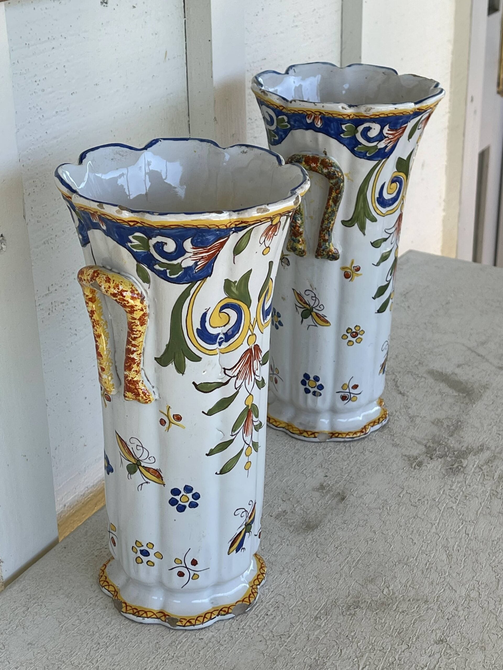 256DO Painted Vases1