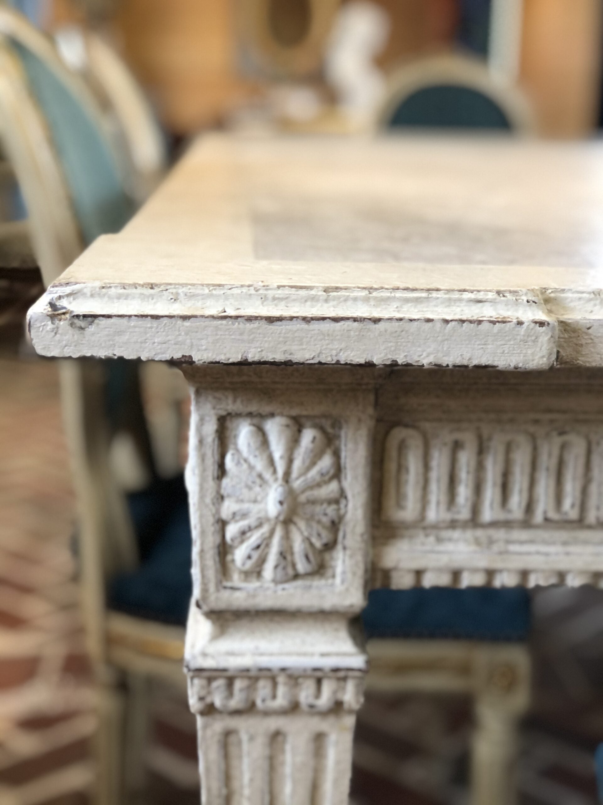 Dining Table2