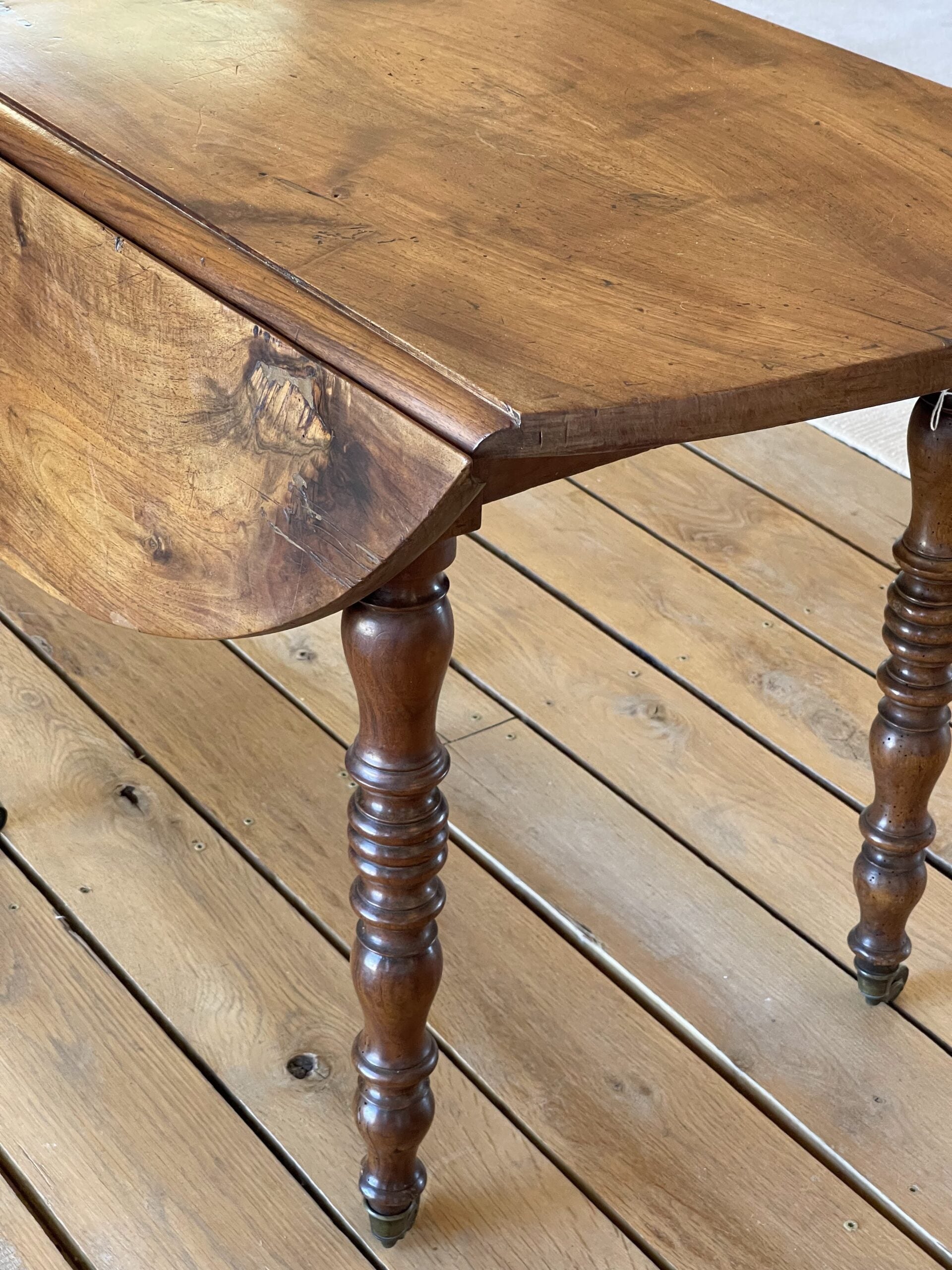 Dropleaf table french5