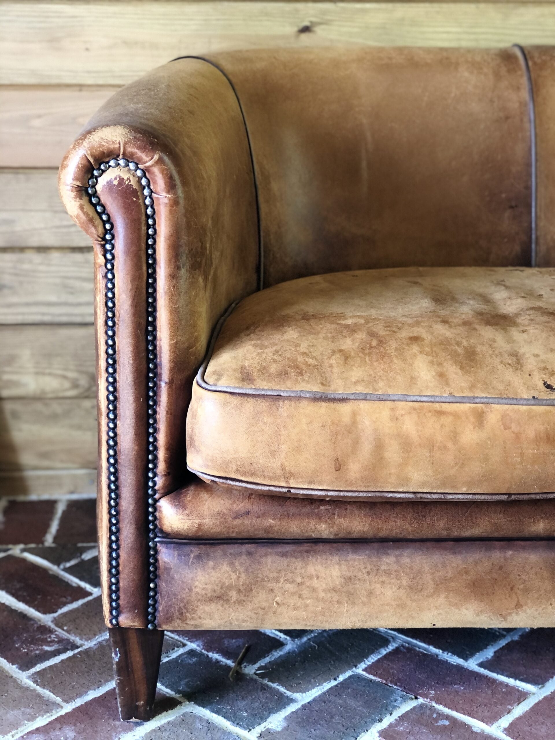 Leather sofa3