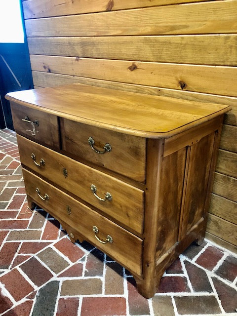 Maple dresser